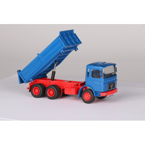 Conrad 1061/0 MAN F7/F8 6x6 three way tipper